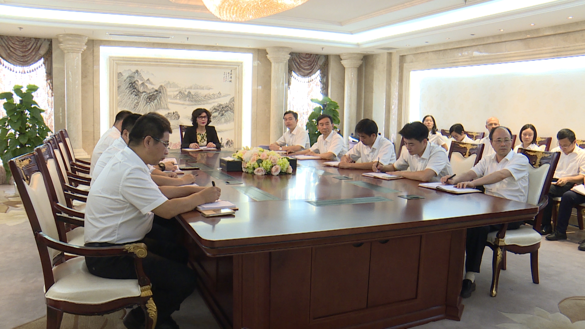 尊龍凱時集團組織召開理論學習會,學習習近平總書記“7·26”重要講話精神