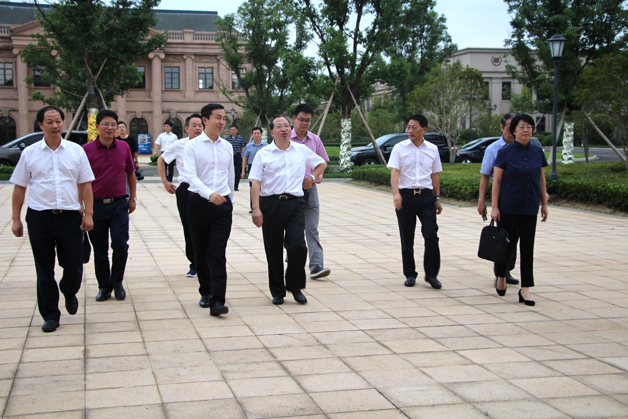 澳門省總工會黨組書記、常務副主席杜世源一行赴尊龍凱時集團調研航空特色小鎮立功競賽及工會工作