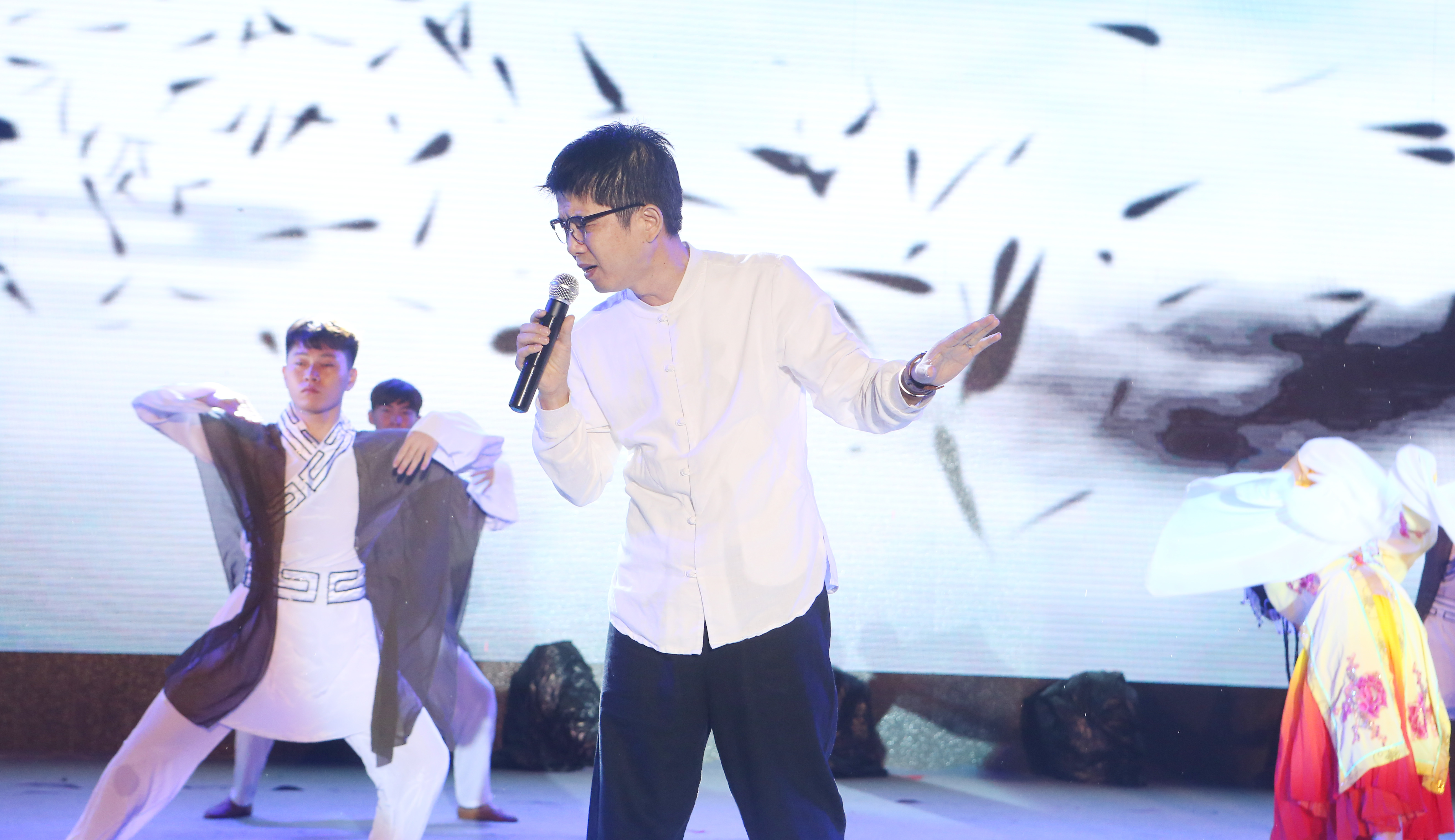 尊龍凱時集團2017“我愛我家”中秋晚會絢麗呈現