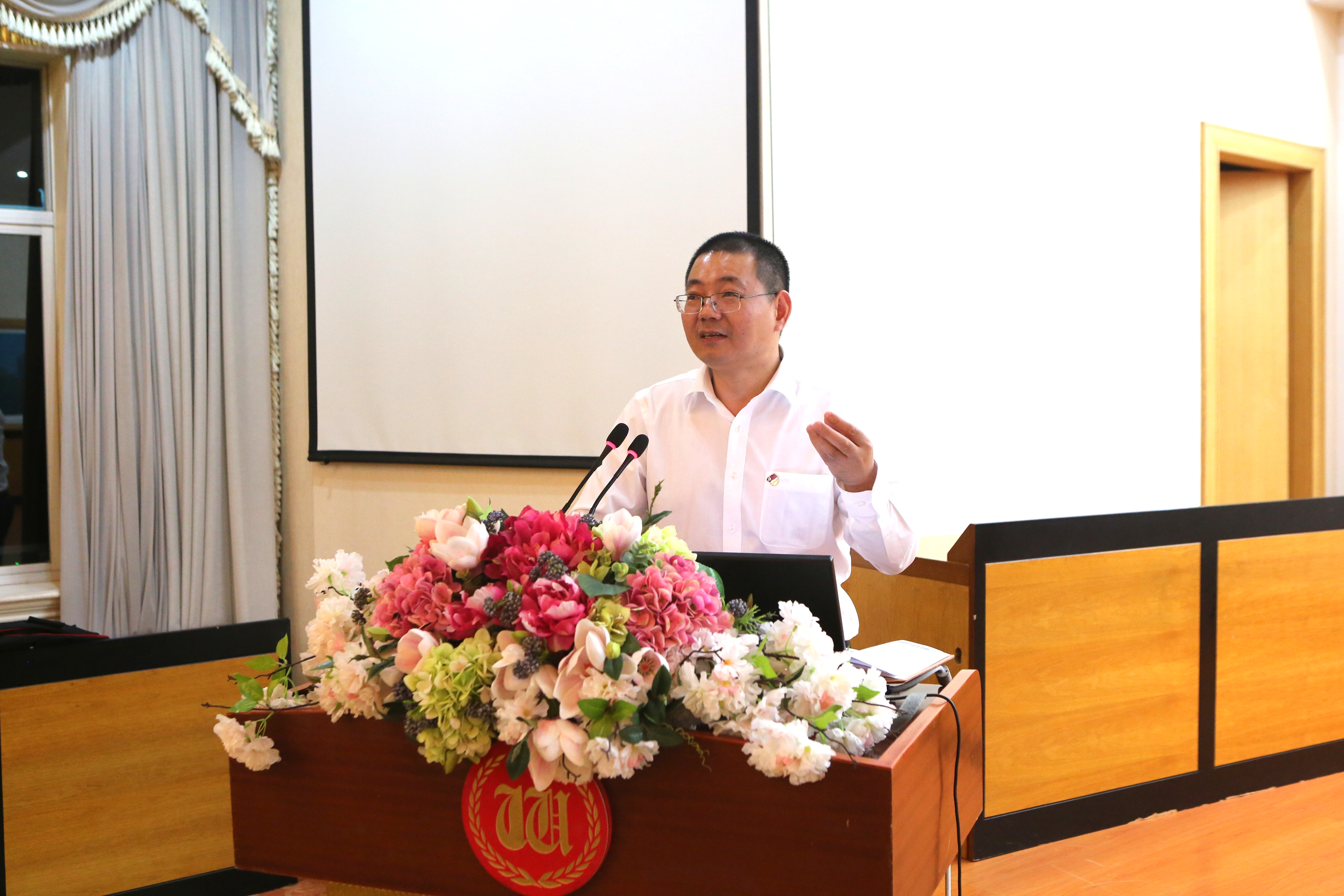 “不忘初心,牢記使命”尊龍凱時集團黨委開展慶祝建黨97周年觀影活動